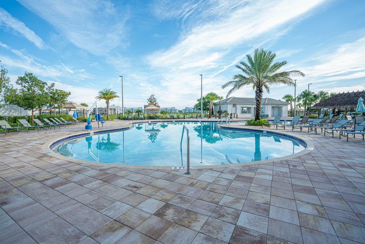 Only 5 Miles From Disney! Free Water Park! 2 Bed, 2 Bath Condo, Sleeps 8 Kissimmee Eksteriør billede
