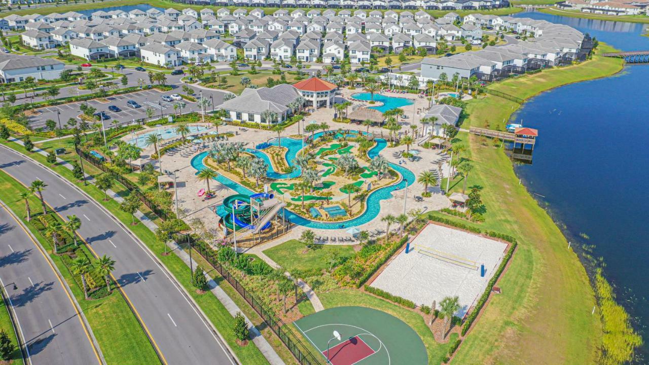 Only 5 Miles From Disney! Free Water Park! 2 Bed, 2 Bath Condo, Sleeps 8 Kissimmee Eksteriør billede