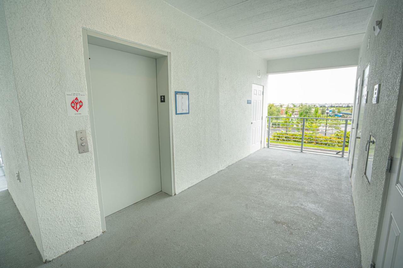 Only 5 Miles From Disney! Free Water Park! 2 Bed, 2 Bath Condo, Sleeps 8 Kissimmee Eksteriør billede